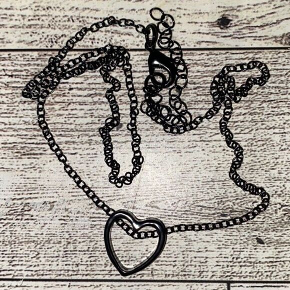 Hollow Heart, Trendy Black Coated Metal Necklace - Picture 4 of 15